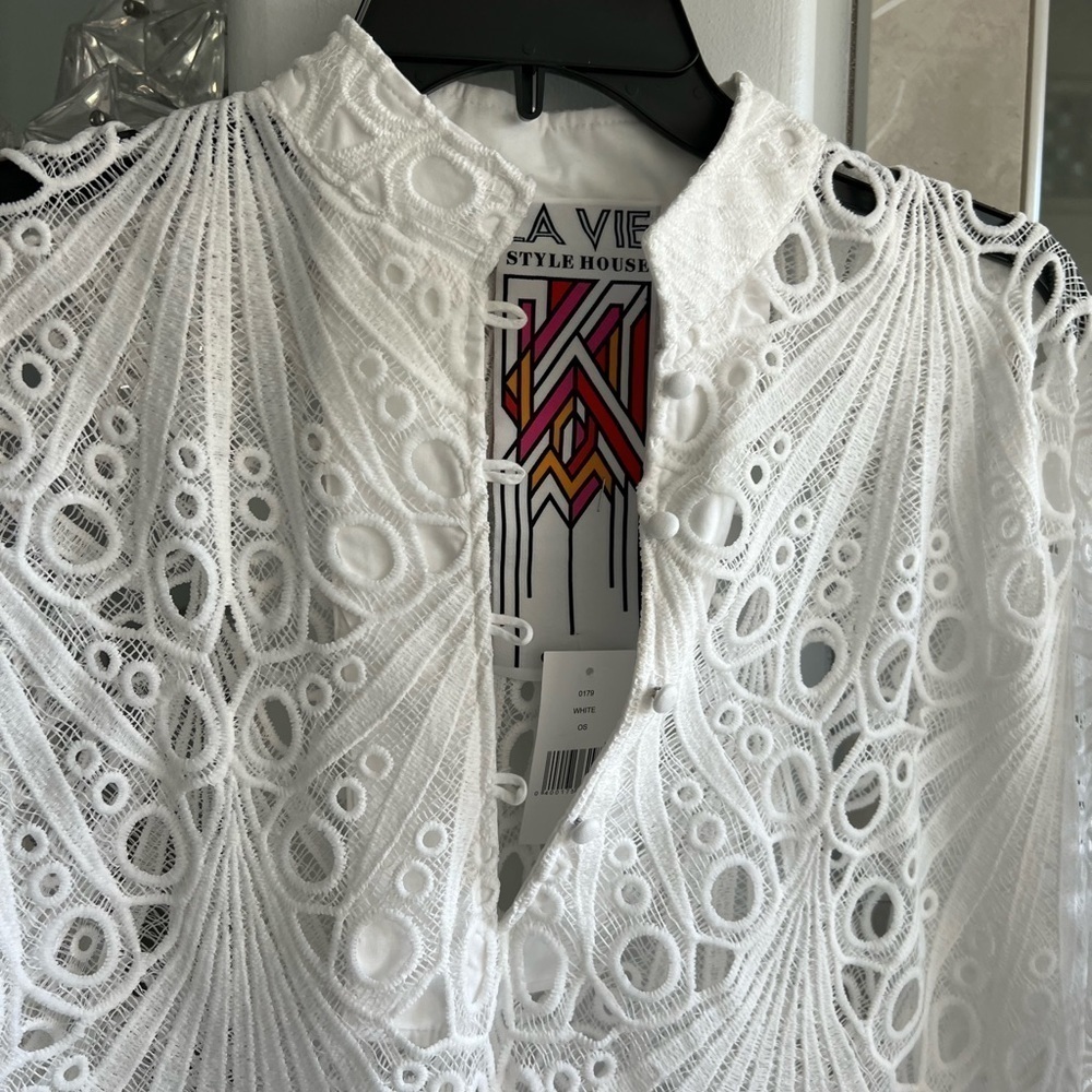 La Vie Style House Lace and Eyelet Caftan Midi-Dress White - Picture 9 of 15